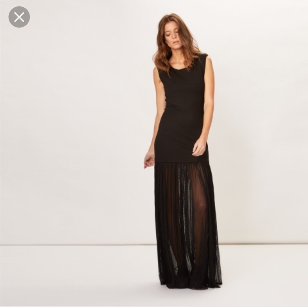 Maje Reveuse Robe dress in black.